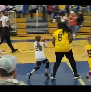 Meet your Posher, Derrick